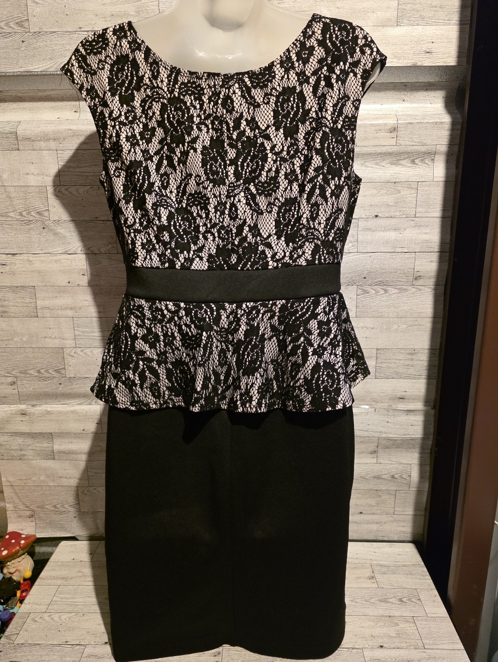 Aa Studio Black and Blush Lace Peplum Dress - Picture 3 of 4